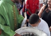 Bastimo das crianças Heitor, Josué e  Grasielle, na Matriz. | <strong>Crédito: </strong>Rosimery Rangel Fernandes, Pascom - 25/08/19