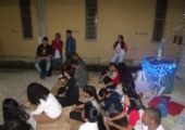 Momento de reflexão no luau que reuniu jovens na Capela Santa Rita de Cássia, no Parque Prazeres. | <strong>Crédito: </strong>Leniéverson, Pascom - 07/09/19