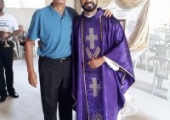 Homenagem dos paroquianos  da matriz pelos 17 anos de ordenação sacerdotal do padre Lenilson, transcorrido no dia anterior (30/11/19) | <strong>Crédito: </strong>Rosimery Rangel, Pascom - 01/12/19