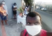 Fiéis registraram a passagem da peregrinação com as imagens do Sagrado Coração de Jesus, Nossa Senhora de Fátima e São José em 01/05/20. | <strong>Crédito: </strong>Enviado por paroquianos(as).