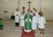 Novos ministros extraordinários da distribuição da Eucaristia sendo apresentados à Paróquia, na Matriz (30/08/15) | <strong>Crédito: </strong>Rita Sales